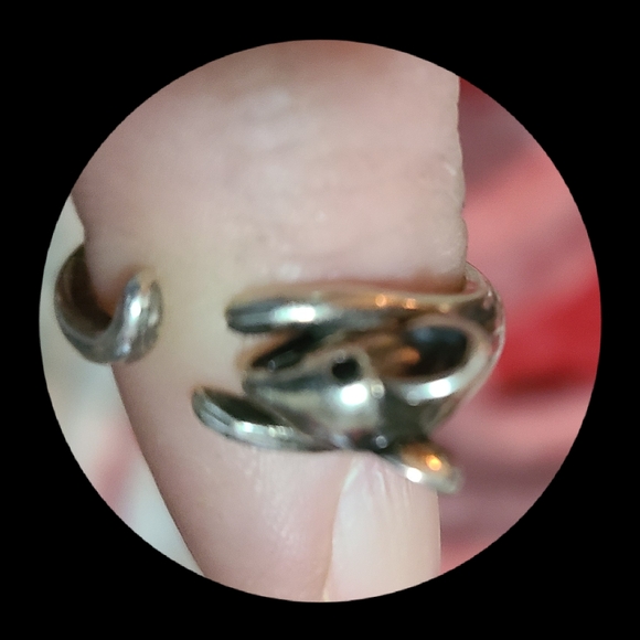 HOW WOULD YOU LIKE A MOUSE WRAPPED AROUND YOUR FINGER? - Picture 2 of 3